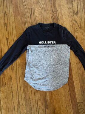Men's Hollister Long Sleeved T-Shirt